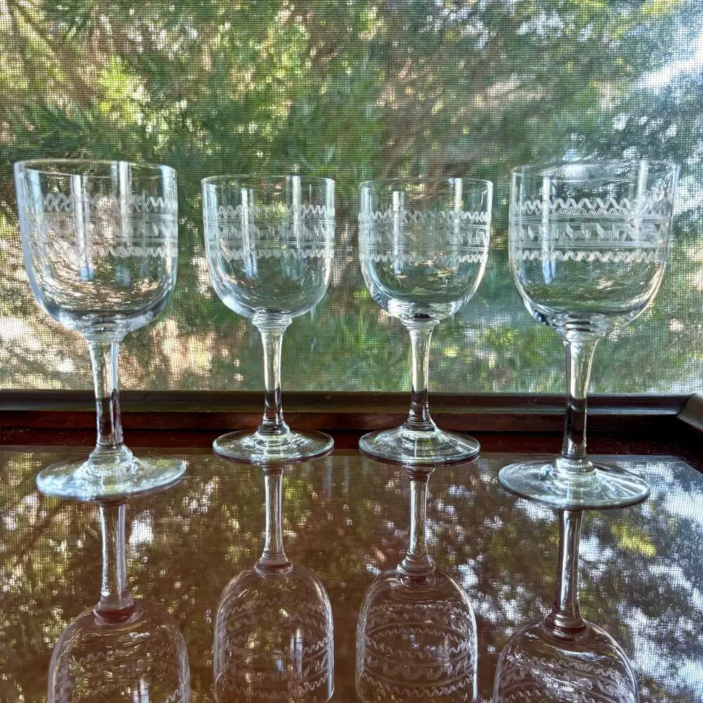 Set of 4 Vintage Etched Cordial Glasses Geometric Zigzag Pattern Stemware
